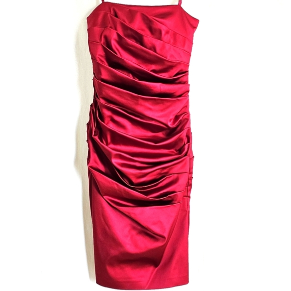 🇨🇦 Le Chateau Strapless Red Satin Dress - Picture 3 of 16